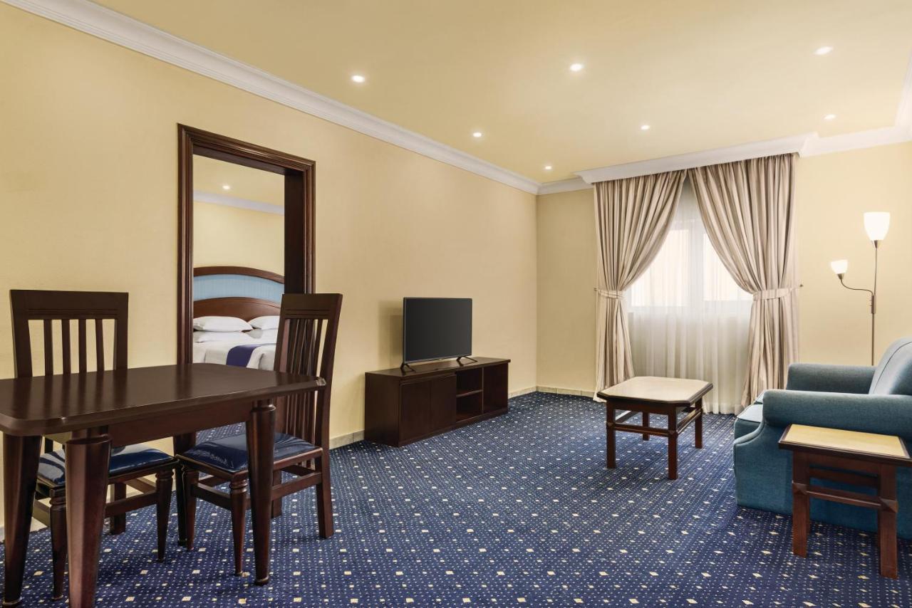 โฮเวิร์ด จอห์นสัน บาย วินด์แฮม ดัมมัม Hotel ภายนอก รูปภาพ